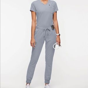 Medelita Grey Scrub Set (joggers/top) xs